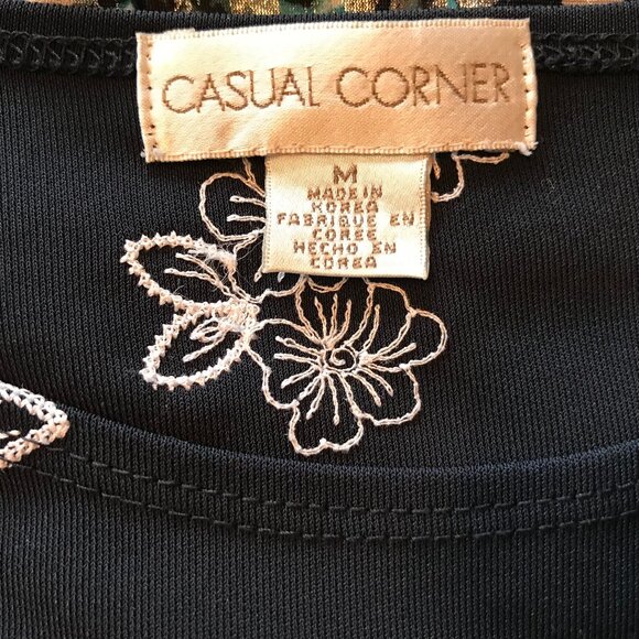 Casual Corner Embroidered Sleeveless Blouse: Dark Navy Cropped Top, Size S-M - Picture 9 of 10